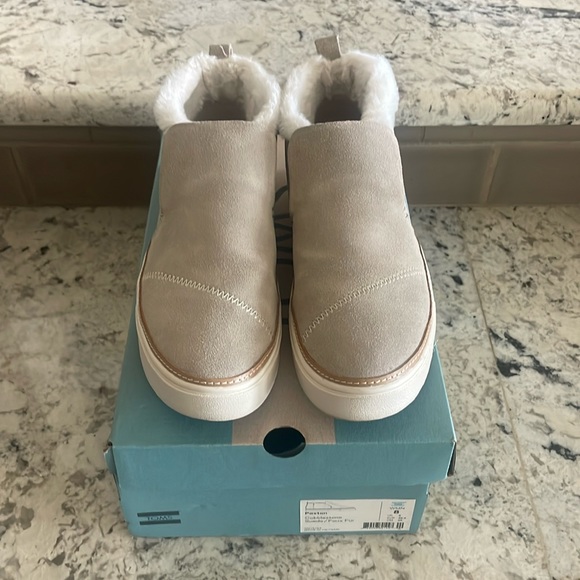 TOMS Paxton Faux Fur Ankle Boots - Size 8 - Picture 2 of 11